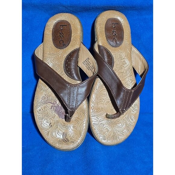 BORN B.Ø.C. Tooled Vegan Leather Toe Thong Sandals size 8 Brown/Tan Summer Comfy - Picture 2 of 6